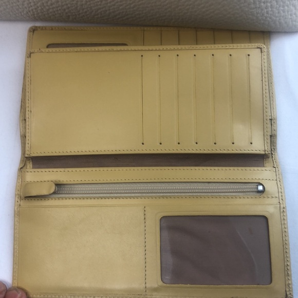 Dooney&Bourke all weather Leather tote and matching wallet EUC Cream&Yellow - Picture 6 of 16